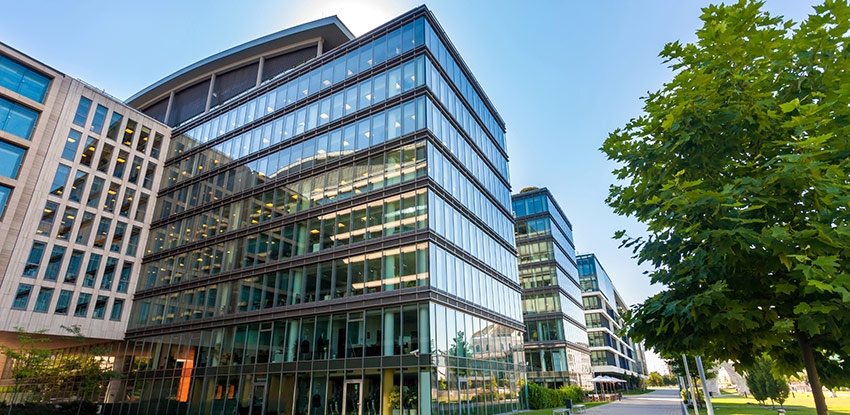 Jak dobrać elementy systemu wentylacyjnego w budynkach wielorodzinnych i komercyjnych?